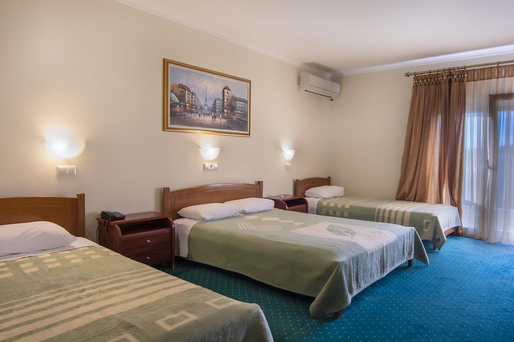 Hotel Alexandros Doxato エクステリア 写真
